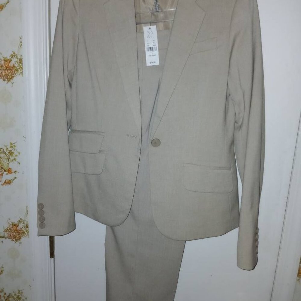 Women Business Suite